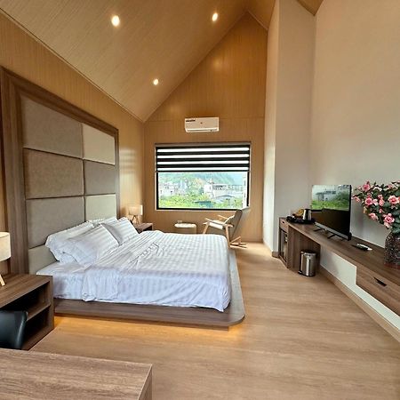 Odyssey Hostel, Tours & Motorbikes Rental 하 기앙 외부 사진
