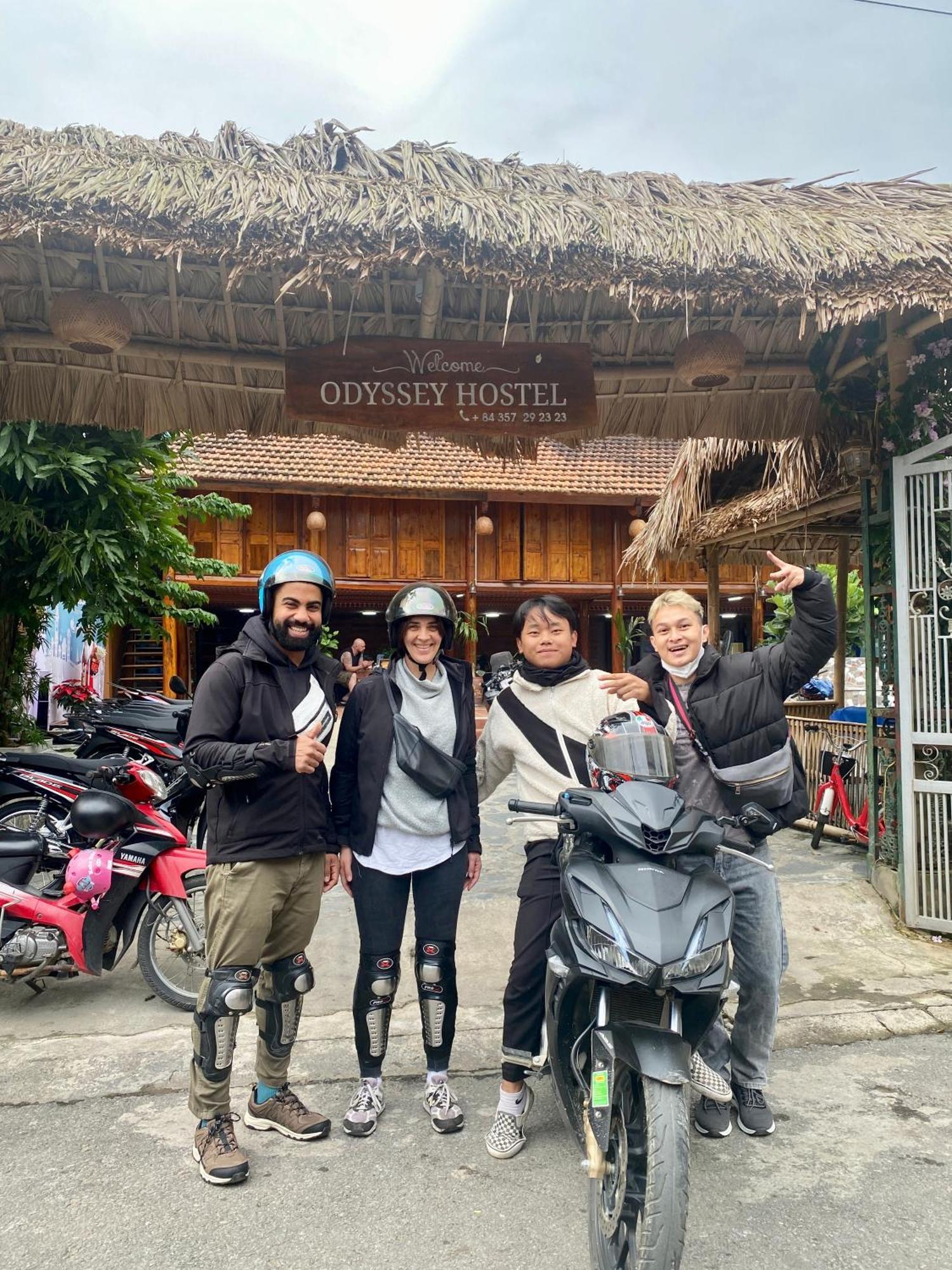 Odyssey Hostel, Tours & Motorbikes Rental 하 기앙 외부 사진