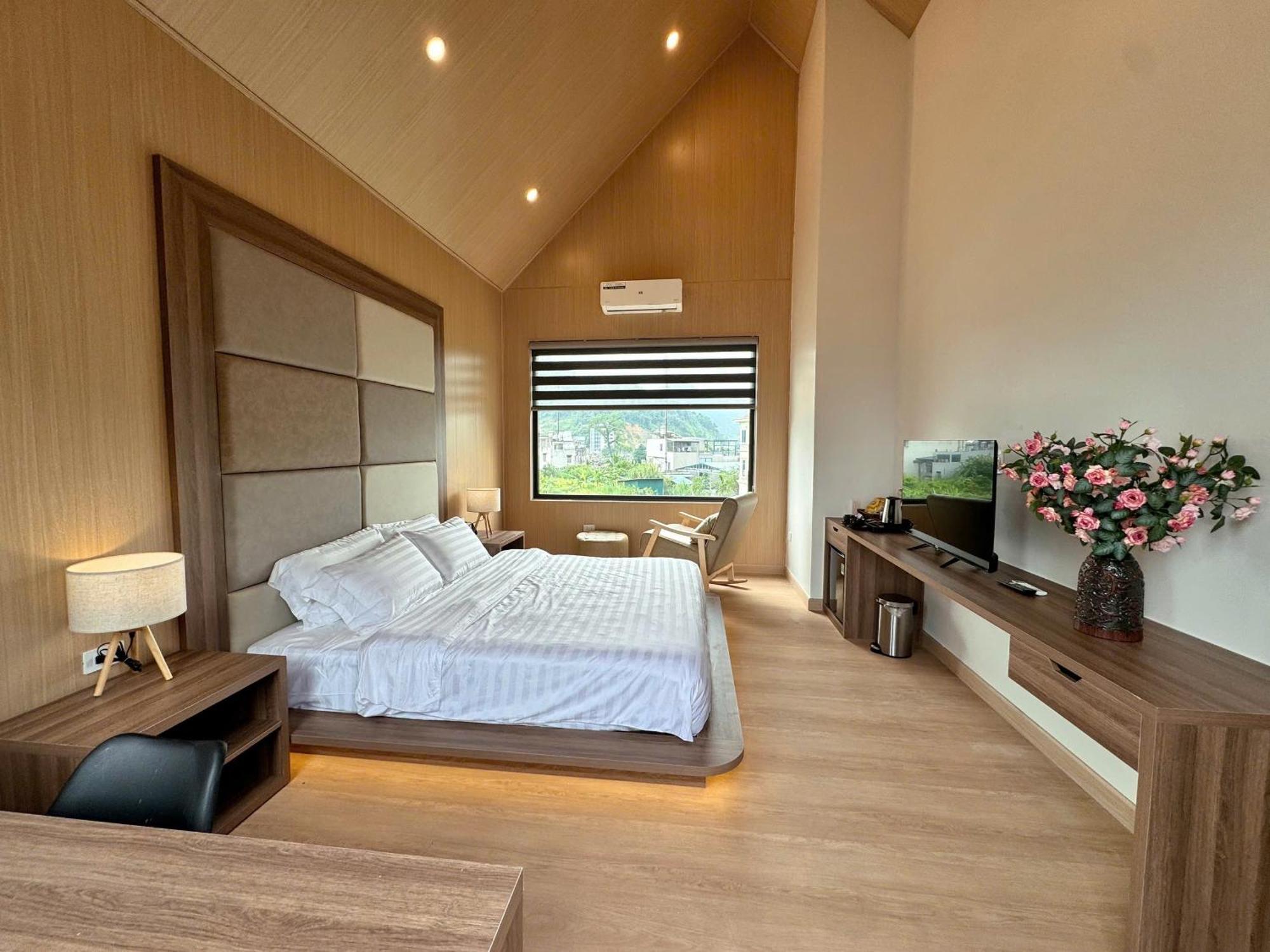 Odyssey Hostel, Tours & Motorbikes Rental 하 기앙 외부 사진