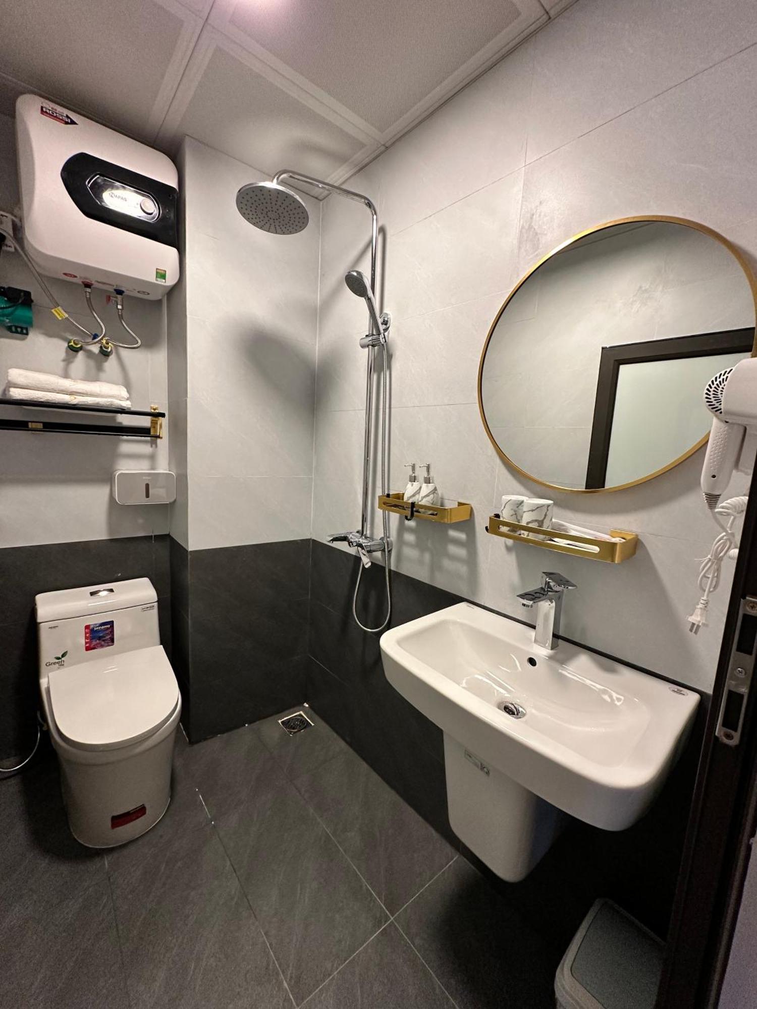 Odyssey Hostel, Tours & Motorbikes Rental 하 기앙 객실 사진
