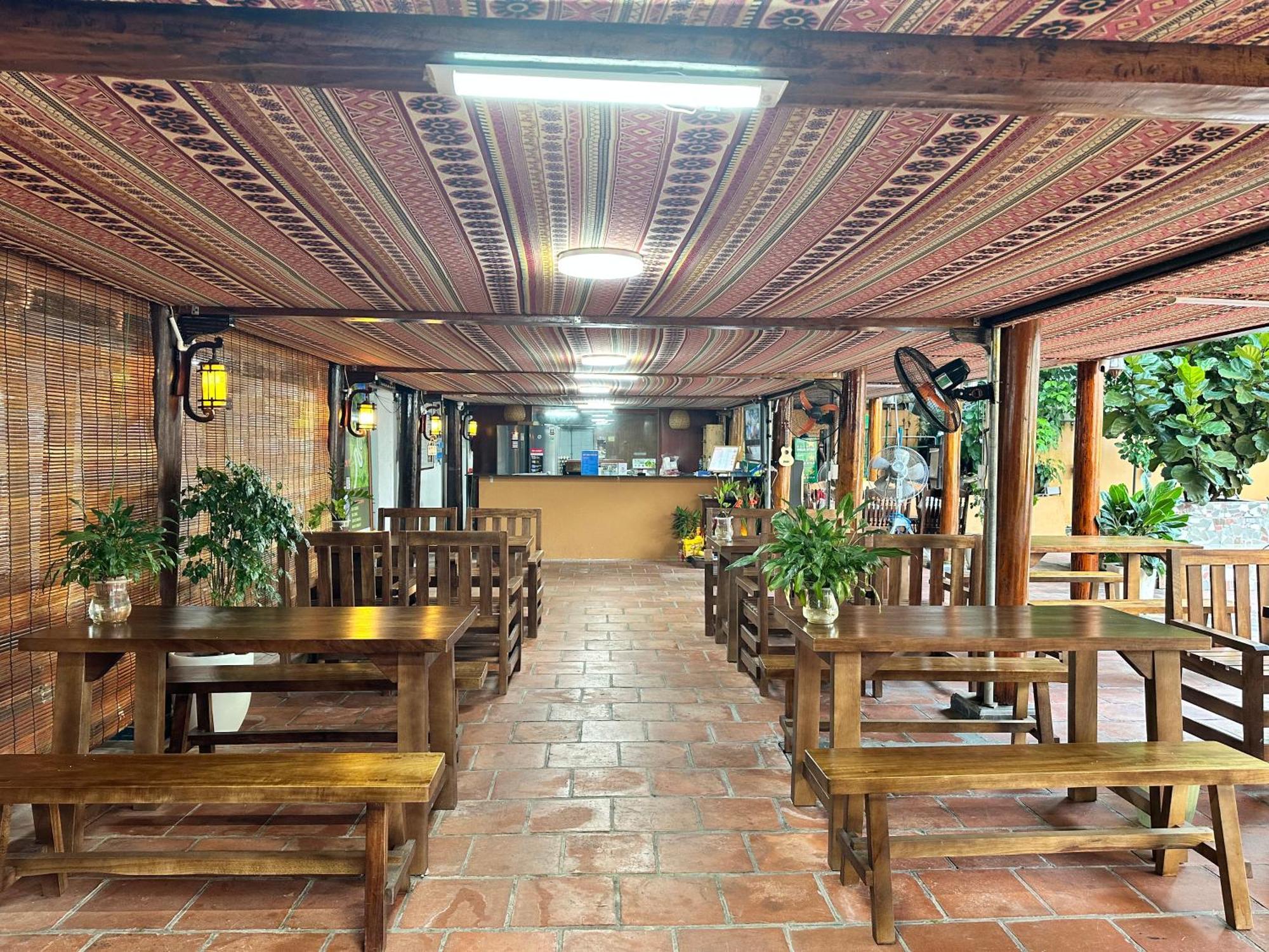 Odyssey Hostel, Tours & Motorbikes Rental 하 기앙 외부 사진